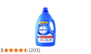 Flacone blu di Napisan, additivo igienizzante che rimuove germi e cattivi odori.