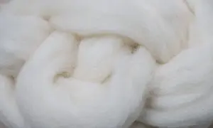Fresco lana, morbido e soffice, ideale per creare capi caldi e naturali.