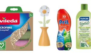 Panni in microfibra Vileda, spazzola per piatti a forma di fiore Vigar e sapone per piatti e mani Nuncas: alternative naturali per cosa usare al posto del detersivo per lavastoviglie.