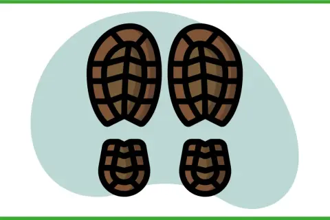 Impronte di scarpe marroni su sfondo azzurro. Guida su come togliere macchie di fango dalle calzature.
