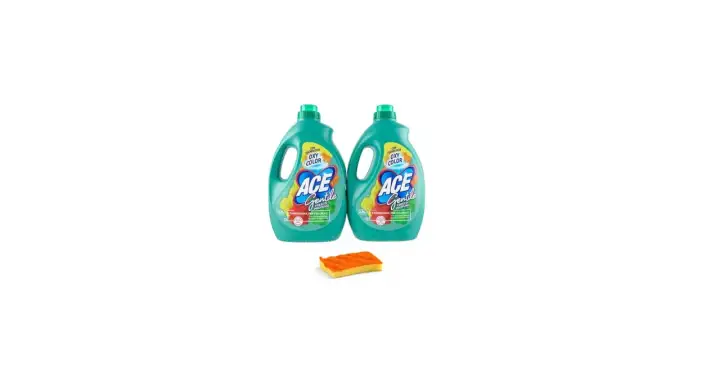 Due flaconi di candeggina ACE Gentile per colorati, con tecnologia Oxy Color, accanto a una spugna arancione.